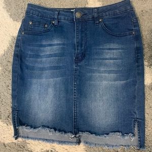 🔴 Denim Skirt